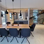 슐로삼 *